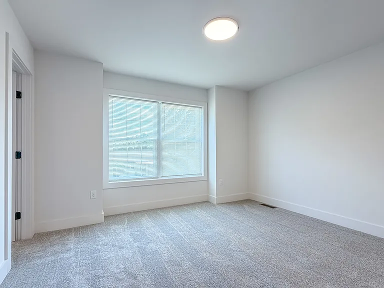 273 Locust St — Photo 17