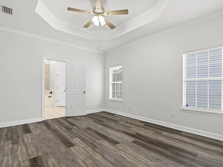 1009 Pinemont Dr — Photo 8