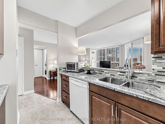 4th image of 22 Southport St #833