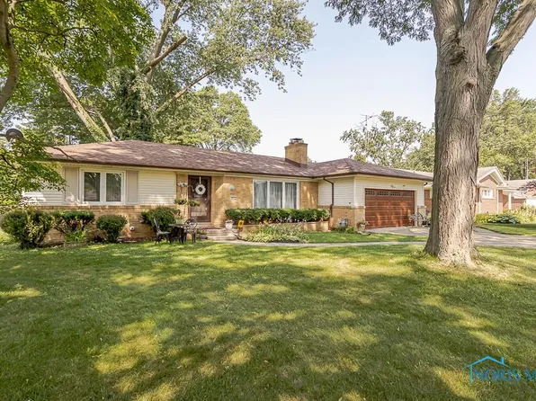 4855 Clover Ln, Toledo, OH 43623
