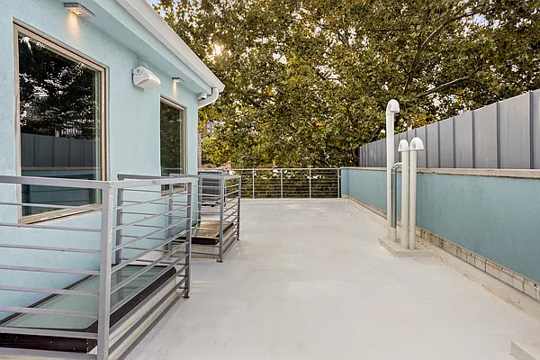 Sold by Compass | media 15