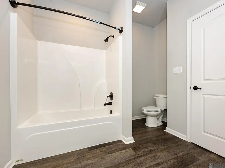 2948 S Roth Ave — Photo 9