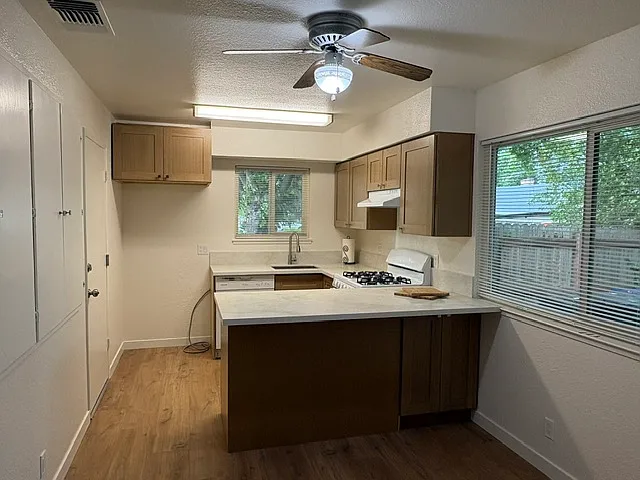 6325 Oakcreek Way — Photo 6