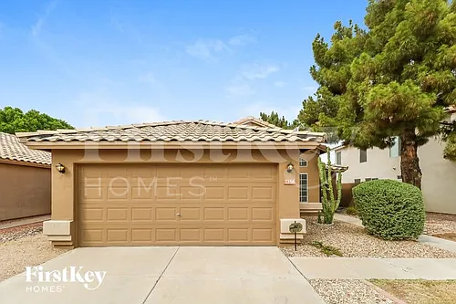 7356 W Crest Ln Photo 1