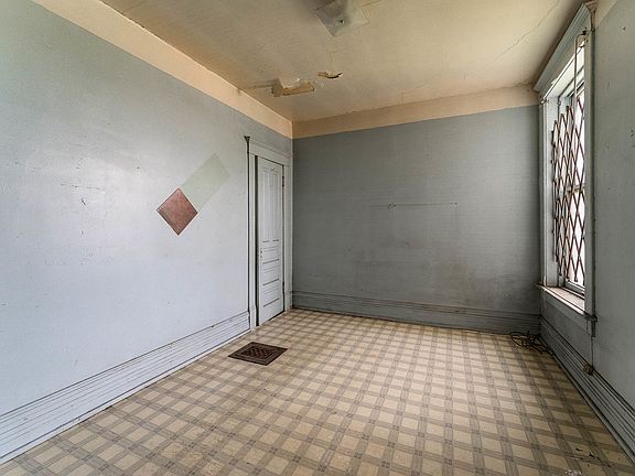 5th image of 218 N Mozart St #0