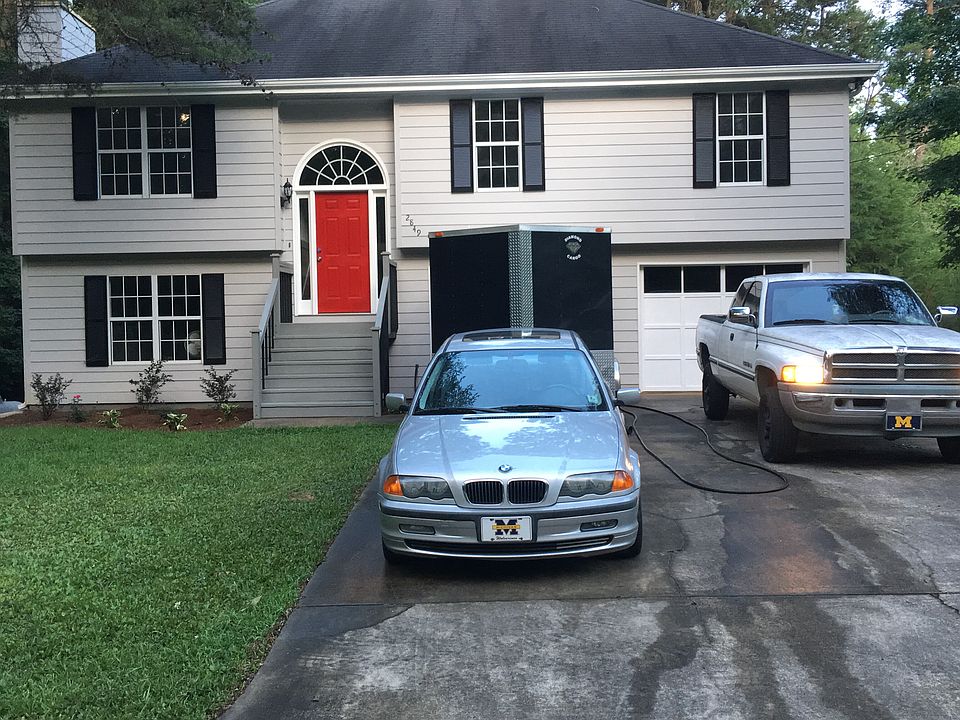 Over 2400 Sq.ft. under roof!