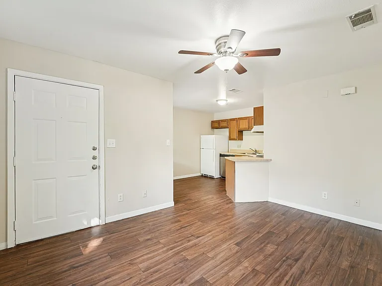 1634 Post Rd #2 — Photo 13