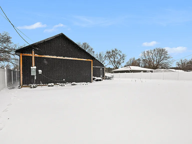 52410 Filbert Rd — Photo 23