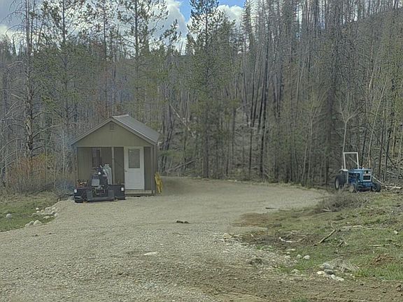 3rd image of Upper Picnic Ridge Rd