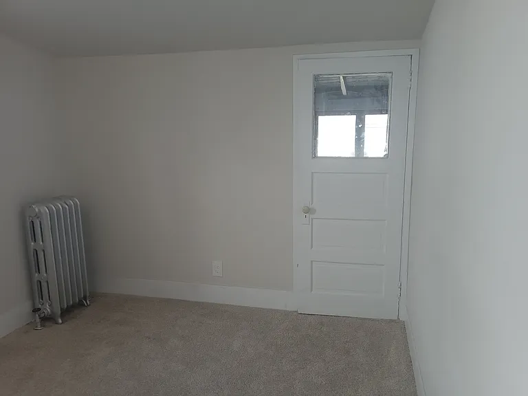 624 E Broad St — Photo 11