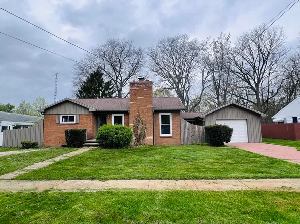 1203 Devonshire Ct, Owosso, MI 48867