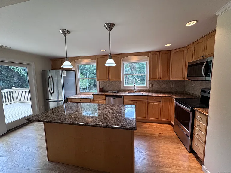 18 Hales Rd — Photo 4