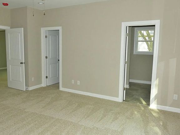 4th image of 408 Washington St