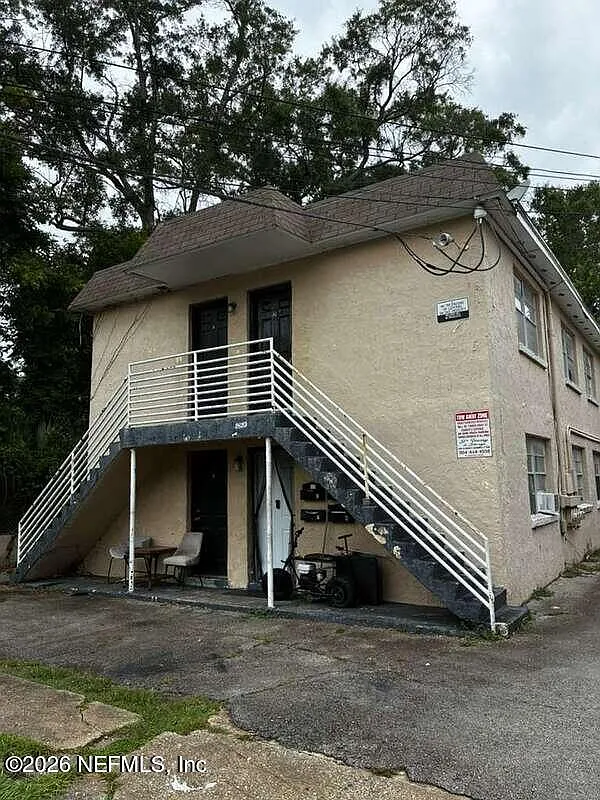 2 bed, 1.0 bath, 2808 sqft, $800 — Photo 1