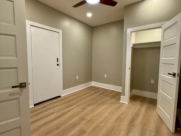 906 Penn Ave — Photo 16