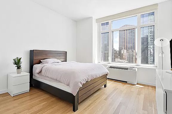 5th image of 325 5th Ave APT 26B