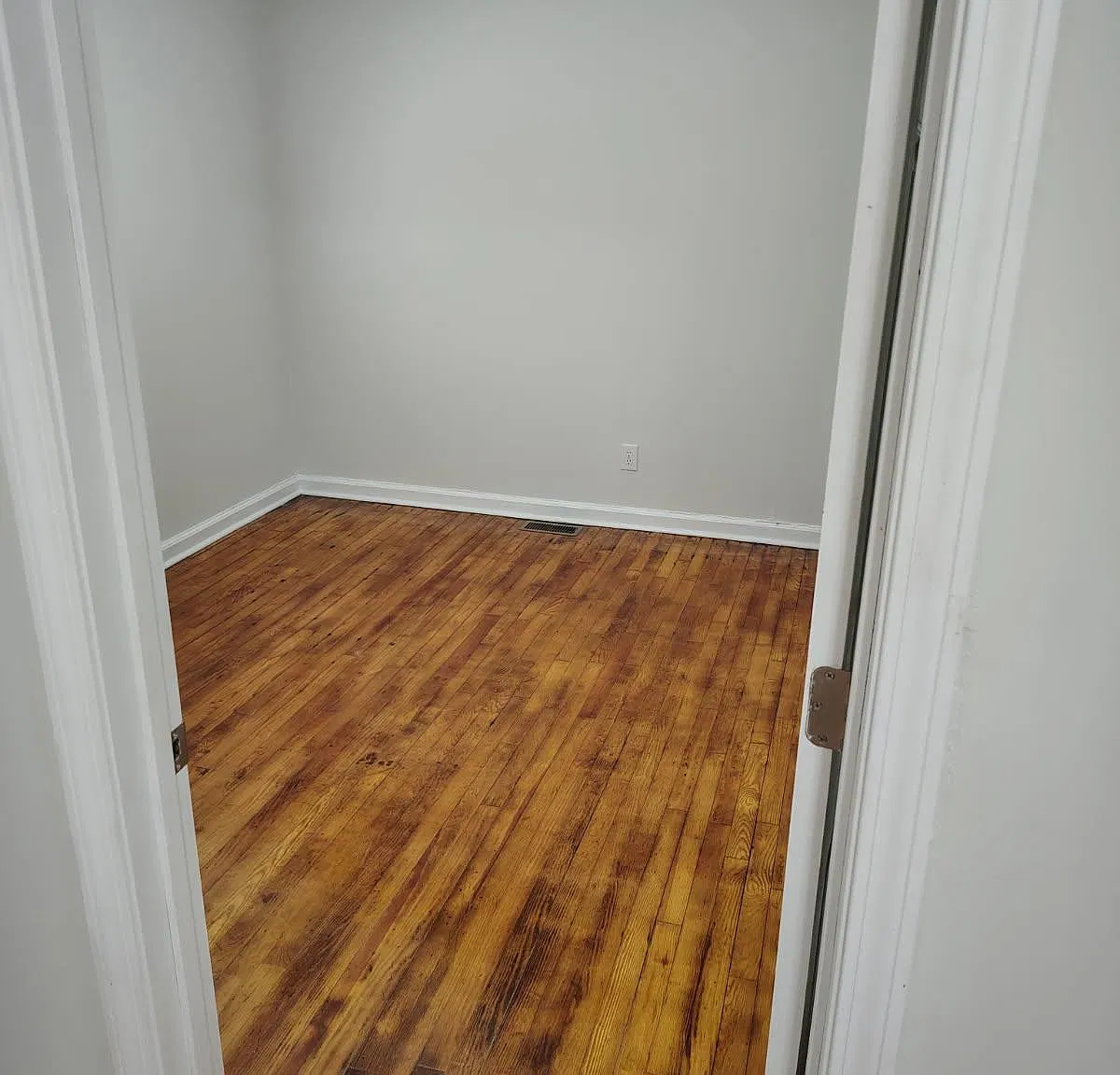 1 bed, 700 sqft, $975 — Photo 3