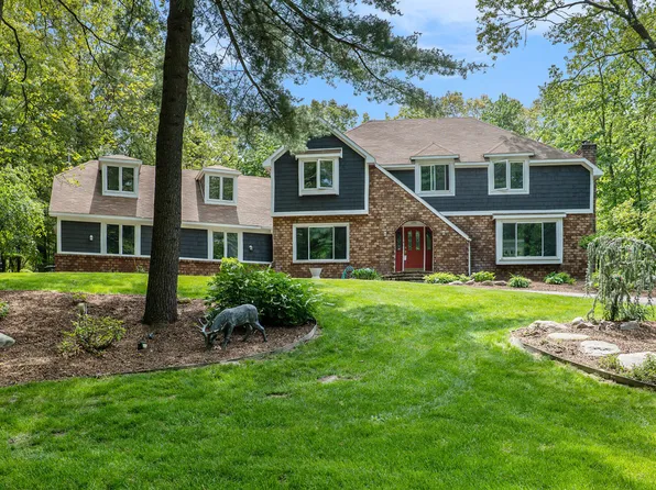 8510 Bailey Dr SE, Ada, MI 49301