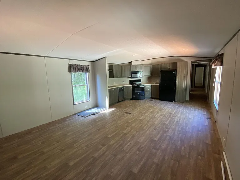 990 Cedar Village Ln — Photo 3