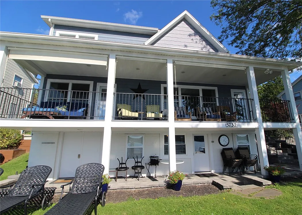 3 bed, 2.5 bath, 1672 sqft, $2,200 — Photo 1