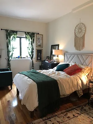 Rented by EXR | media 10