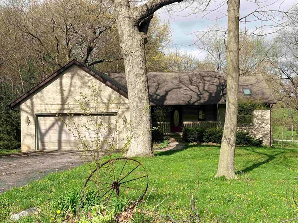 481 Marstonmoor Rd, Davis, IL 61019