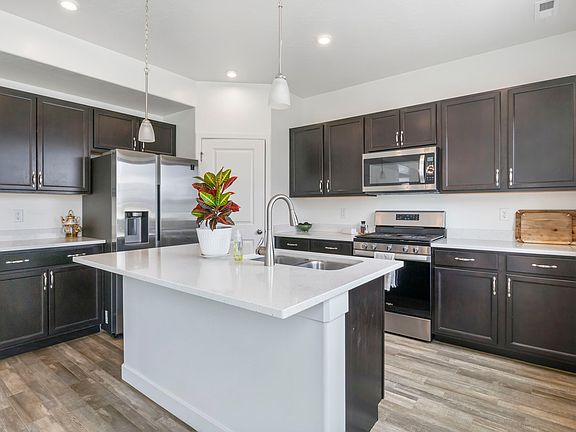 4th image of 642 W 1000 S