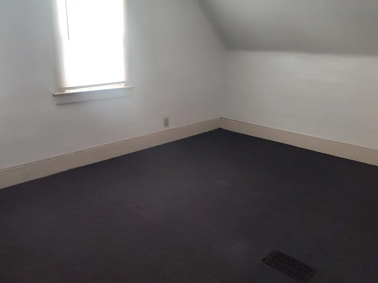 589 Sherman St — Photo 14