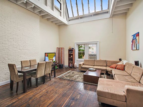 3rd image of 16 W 10th St APT 4F