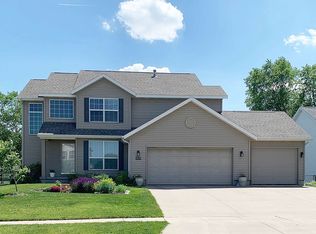 4195 Creekview Dr, Marion, IA 52302