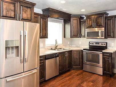 4th image of 832 N 480 W