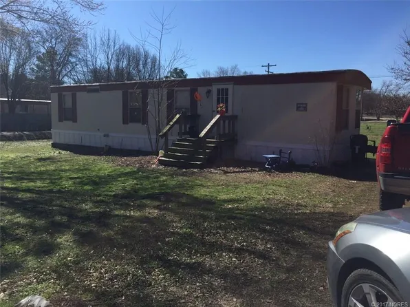 506 Leflore Ave, Poteau, OK 74953