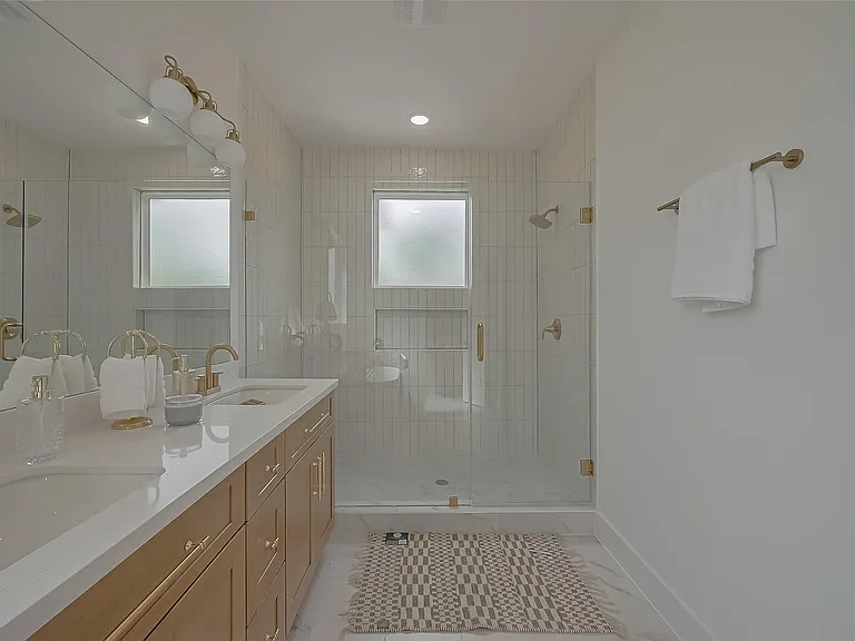 778 Mansfield St — Photo 27
