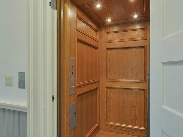 5000 Grosvenor Avenue image 21 of 42