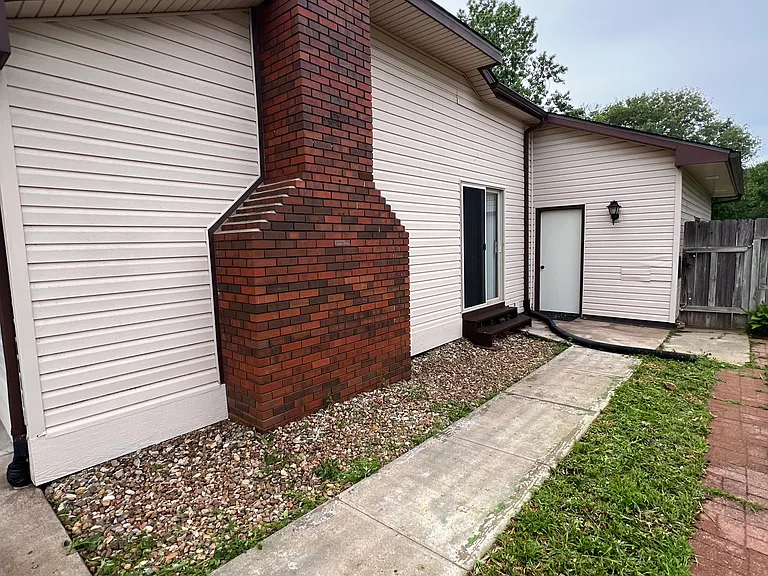 1742 N Callahan St — Photo 29
