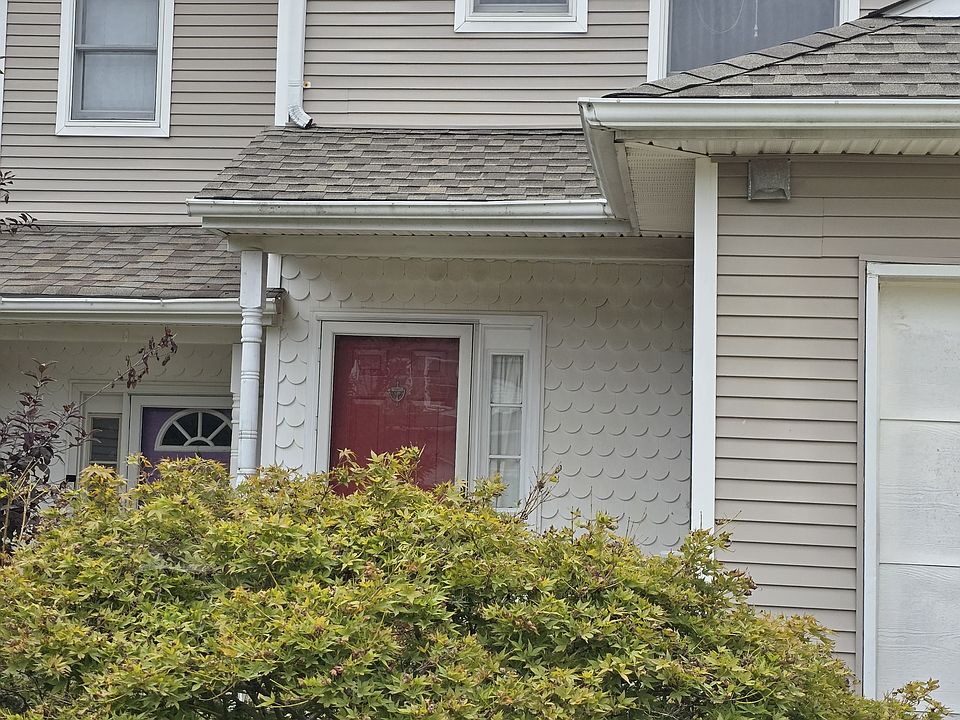 1st image of 16 S Merriment Dr