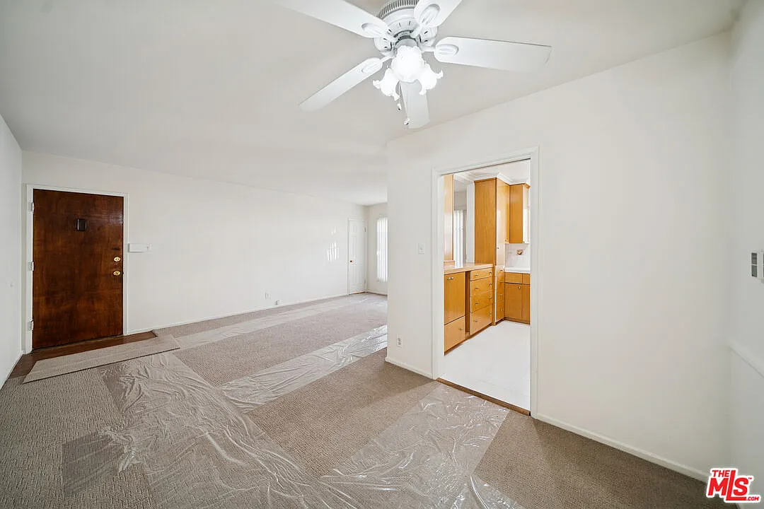 Building Photo - 8442 Blackburn Ave #8