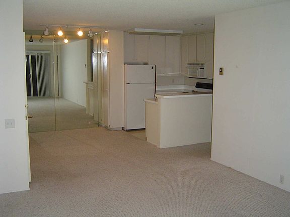 3rd image of 1855 Diamond St Unit 218