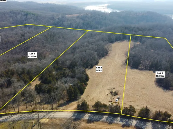 1 E Cedar Tree Ln, Hartsburg, MO 65039