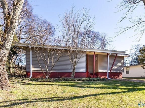 3rd image of 2710 Dry Creek Dr NW