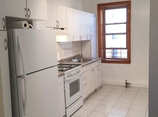 2575 33rd St #3, Astoria, NY 11102