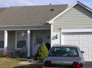 1157 Regent Dr, Mundelein, IL 60060