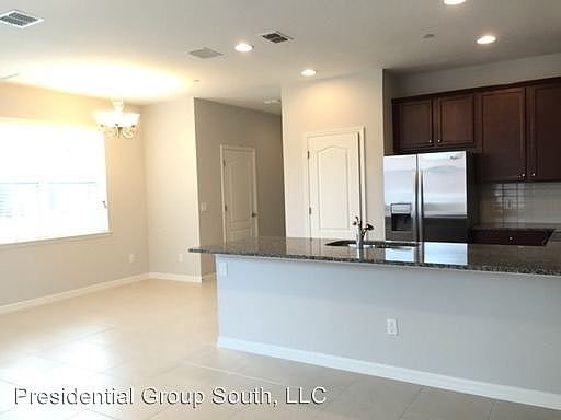 4th image of 1095 Taramundi Dr