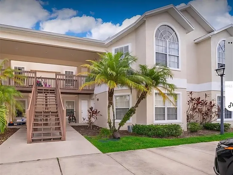2327 Prime Cir #B — Photo 1