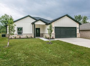 316 Bounding Main St, Mabank, TX 75156