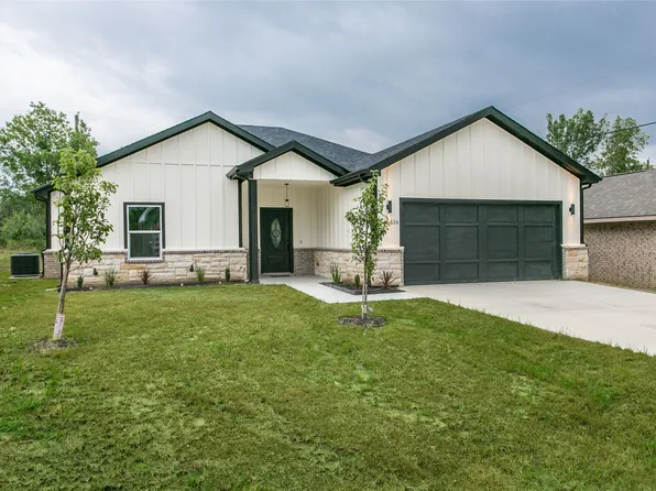 316 Bounding Main St, Mabank, TX 75156