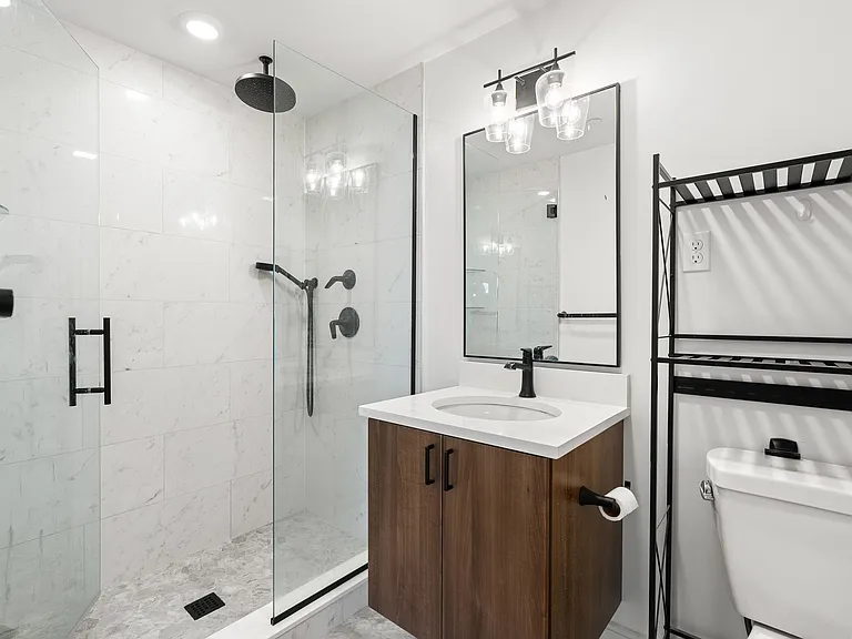 321 W Broadway #1 — Photo 22