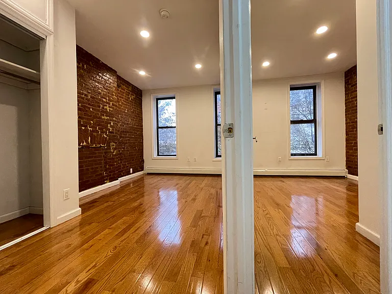 739 Franklin Ave #2 — Photo 2