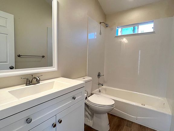 3rd image of 237 Lerwick Dr #B