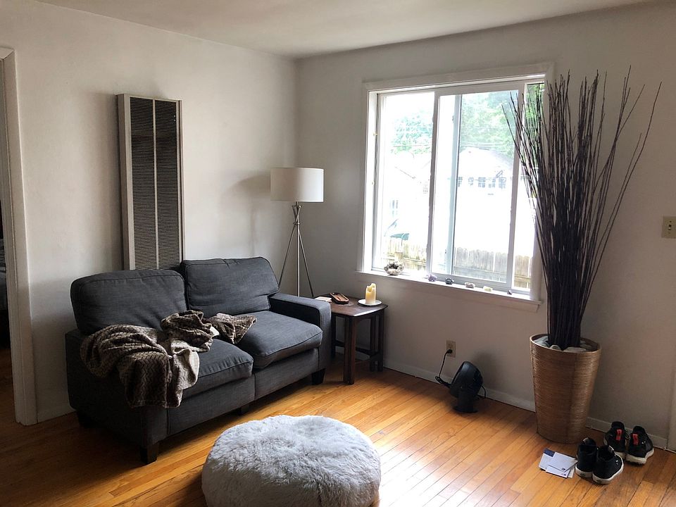 2nd image of 1211 W Church St #2